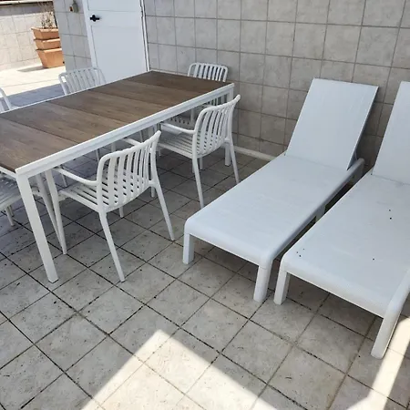 & Solarium شقة *